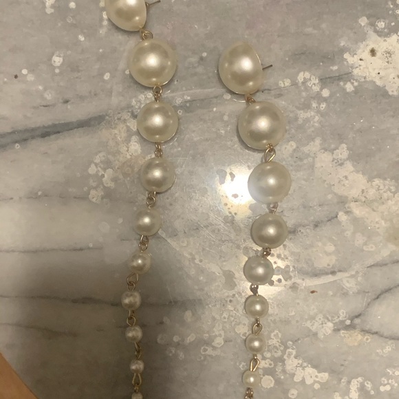 pearl dangly earrings - Picture 2 of 2